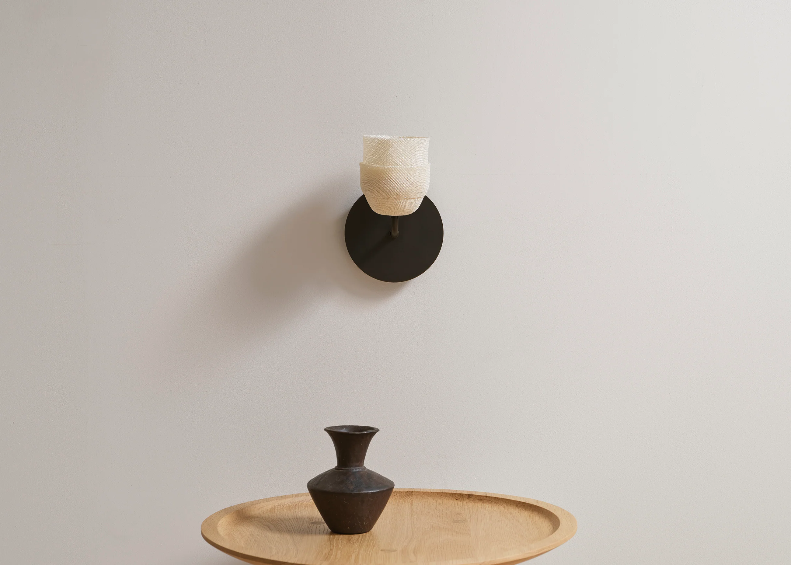 Lilio wall light