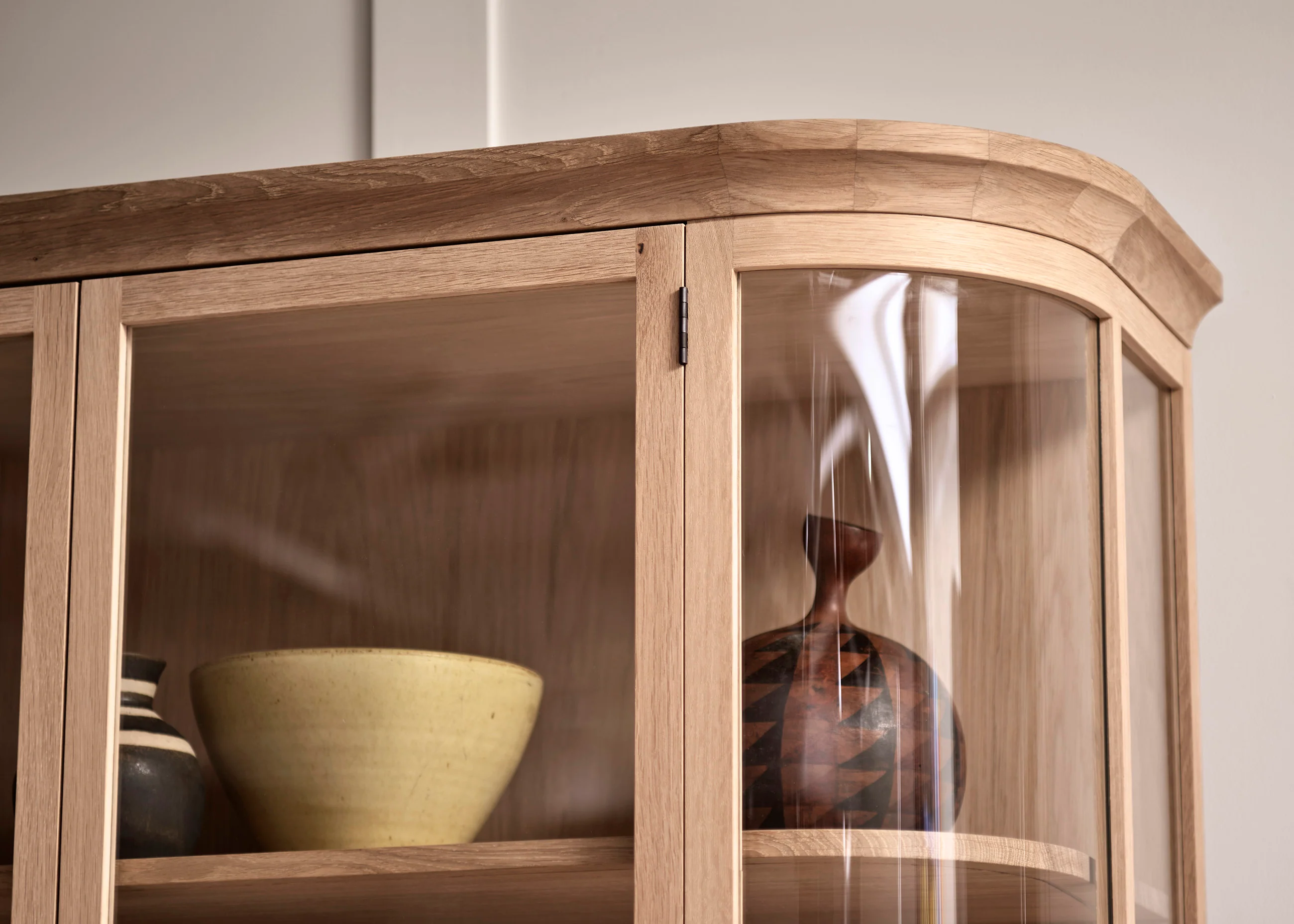 Mercier vitrine timber - Image 3